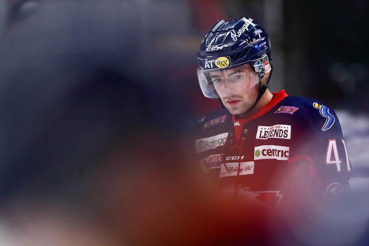 Linköpings Broc Little ser sammanbiten ut