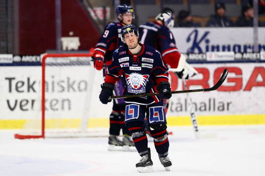 Linköpings Mathis Olimb med Linköpings målvakt Marcus