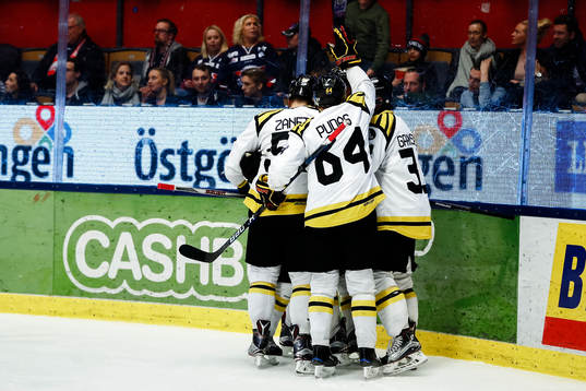 Brynäs spelare jublar