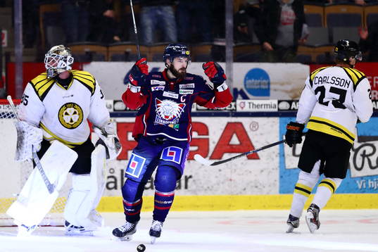 Linköpings Niklas Persson jublar