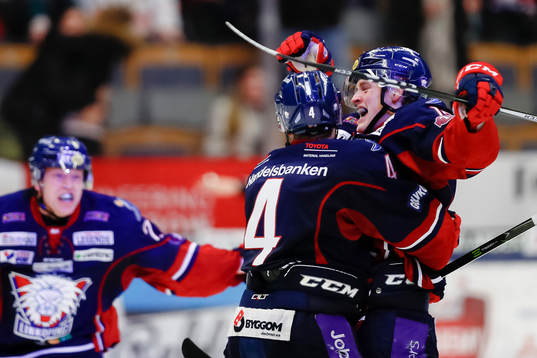 Linköpings Henrik Törnqvist jublar