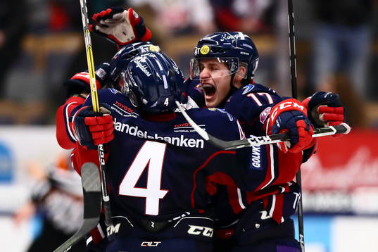 Linköpings Henrik Törnqvist jublar