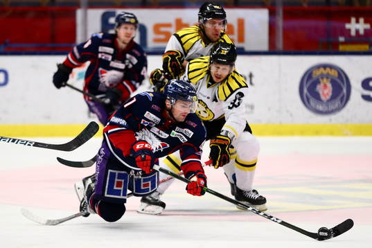 Linköpings Broc Little och Brynäs Elias Fälth