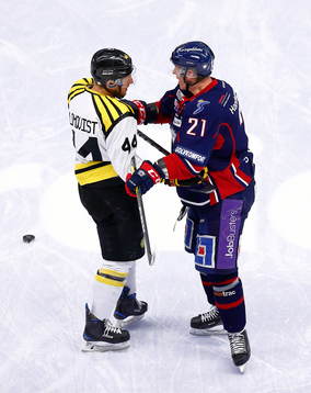 Brynäs Jacob Blomqvist och Linköpings Emil Sylvegård