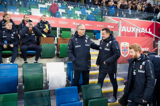 Norges förbundskapten Lars Lagerbäck och assisterande