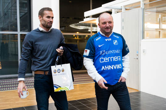 Brommapojkarnas tränare Olof Mellberg och Norrbys tränare