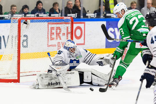 Rögles Daniel Sylwander med målchans
