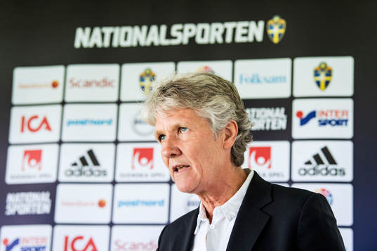 Förbundskaptenen för svenska damfotbollslandslaget, Pia