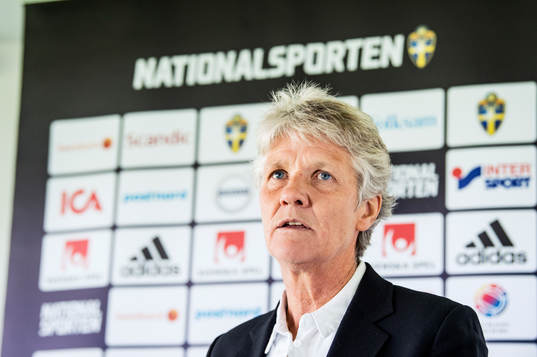 Förbundskaptenen för svenska damfotbollslandslaget, Pia