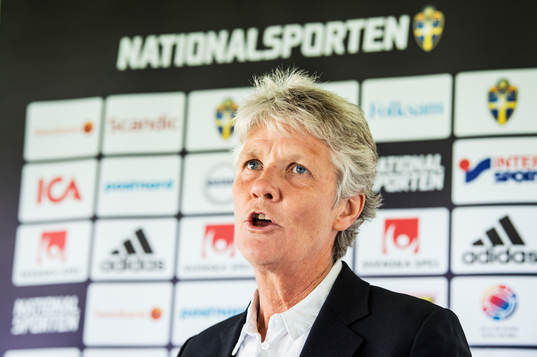 Förbundskaptenen för svenska damfotbollslandslaget, Pia