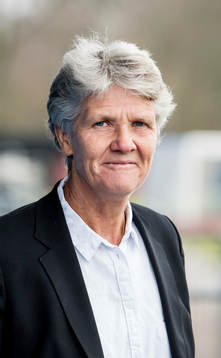Förbundskaptenen för svenska damfotbollslandslaget, Pia