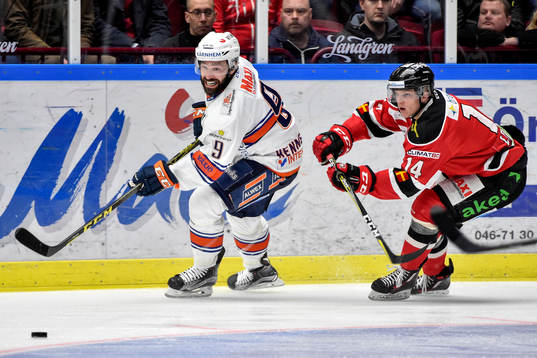 Växjös Josh Hennessy och Malmö Redhawks Carl-Johan Lerby