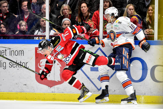 Malmö Redhawks Lukas Haudum och Växjös Dennis Everberg