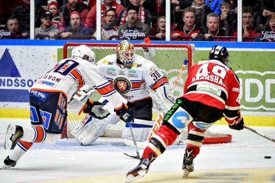 Malmö Redhawks Rhett Rakhshani och Växjös Erik Josefsson