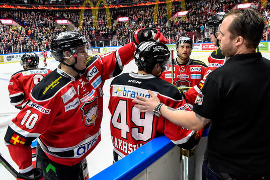 Malmö Redhawks Robin Alvarez och Rhett Rakhshani jublar