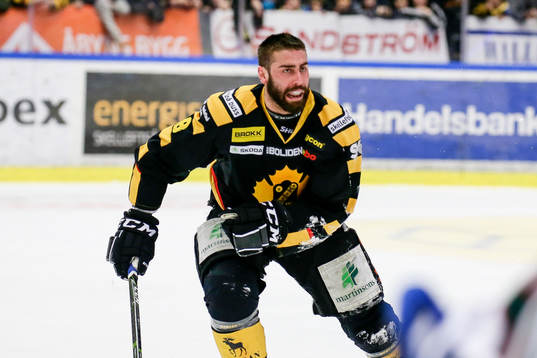 Skellefteås Johan Alm utan hjälm
