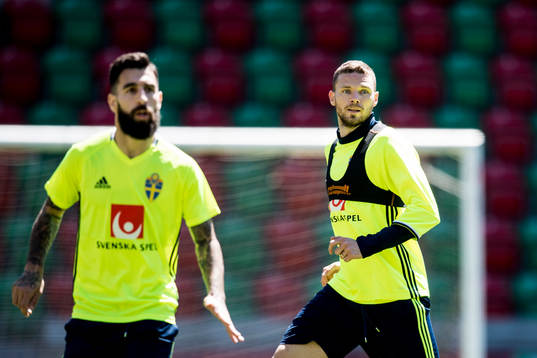 Sveriges Jimmy Durmaz och Marcus Berg