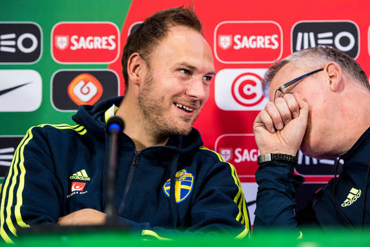 Sveriges Andreas Granqvist och förbundskapten Janne