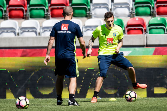 Sveriges Victor Nilsson Lindelöf tränar på egen hand