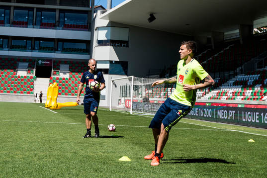 Sveriges Victor Nilsson Lindelöf tränar på egen hand