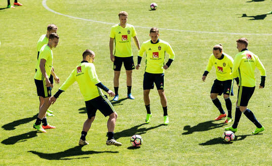 Sveriges Viktor Claesson, Jakob Johansson, Oscar Hiljemark,