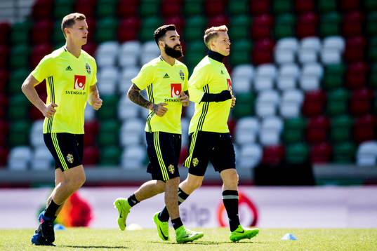 Sveriges Emil Krafth, Jimmy Durmaz och Sam Larsson
