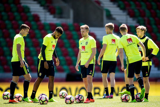Sveriges Viktor Claesson, Isaac Kiese Thelin, Sebastian