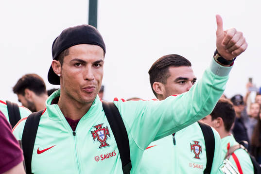 Bläddra bland fler bilder av Fotboll, Portugal, Ankomst på Madeira