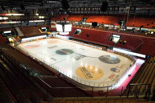 Tomma läktare i Gavlerinken Arena före kvartsfinal 6 i