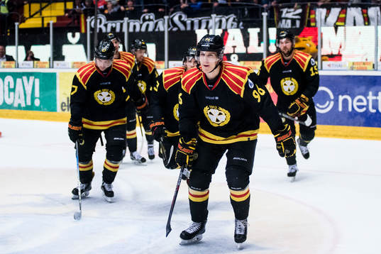 Brynäs spelare jublar