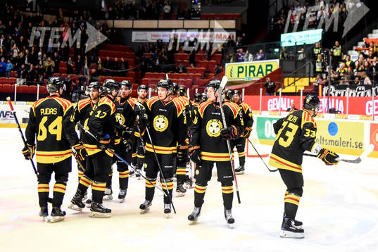 Brynäs spelare jublar