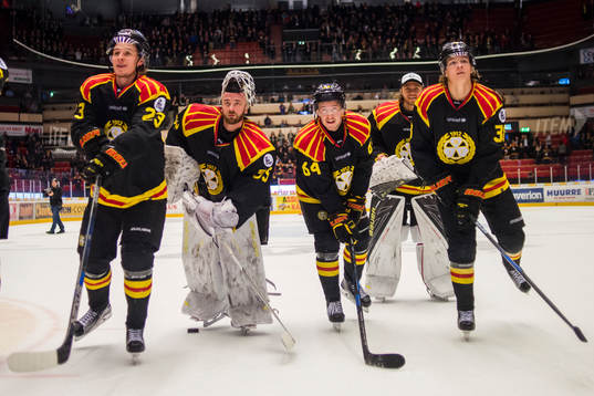 Brynäs Lucas Carlsson , målvakt David Rautio , Jonathan