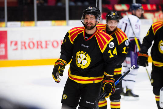 Brynäs Johan Alcén jublar