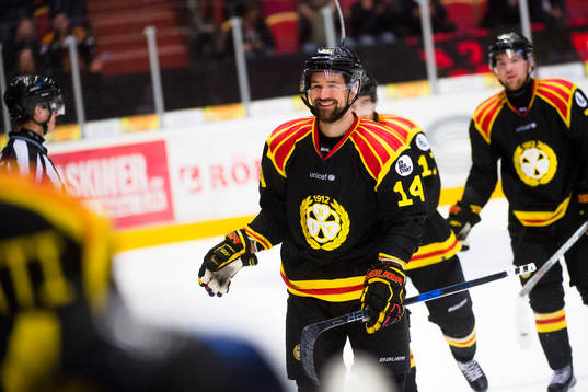 Brynäs Johan Alcén jublar