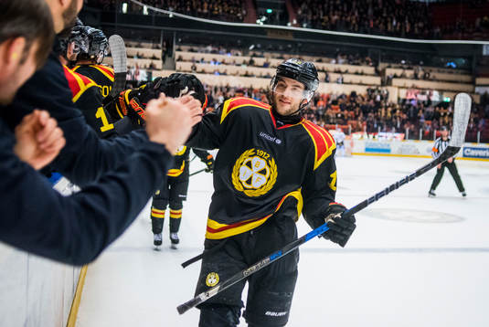 Brynäs Pathrik Westerholm jublar
