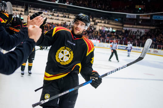Brynäs Pathrik Westerholm jublar