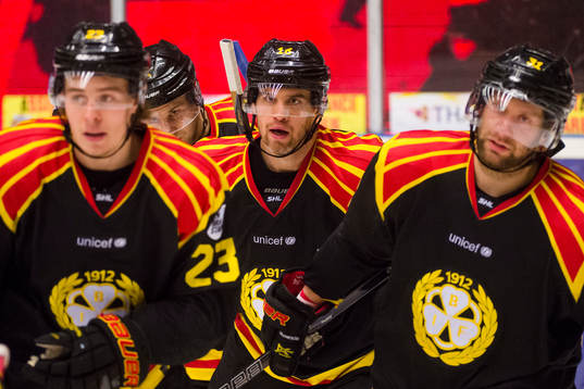 Brynäs Daniel Paille jublar