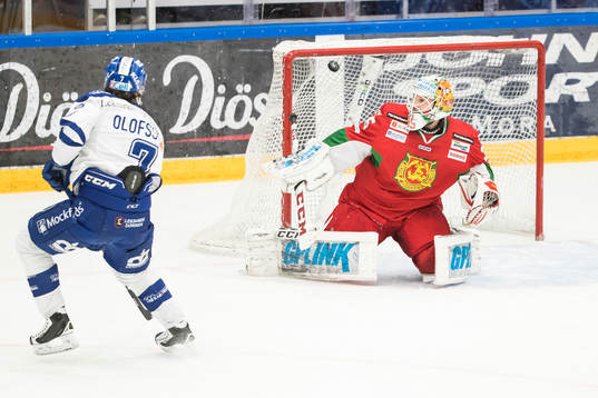 Leksands Johan Olofsson gör 2-1 bakom Moras målvakt