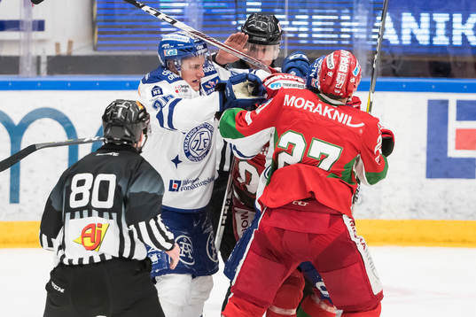 fight mellan Leksands Patrik Norén och Moras Matt Bailey