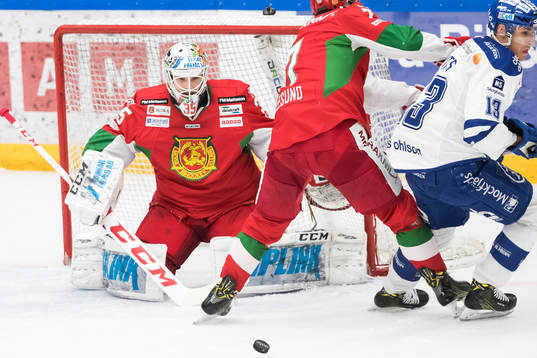Moras målvakt Christian Engstrand och Moras Erlend Lesund