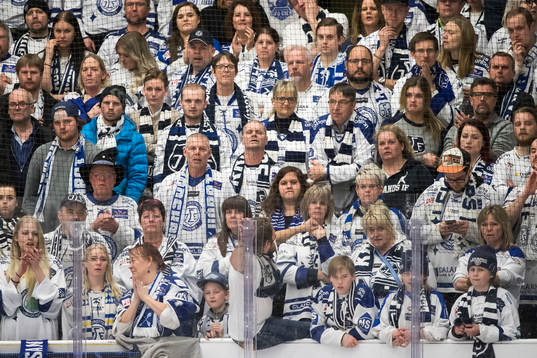 Leksands supporters deppar  i ishockeymatchen i