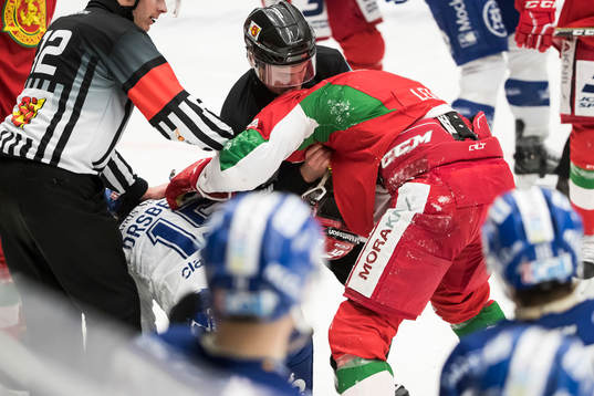 fight mellan Leksands Johan Porsberger och Moras Erlend