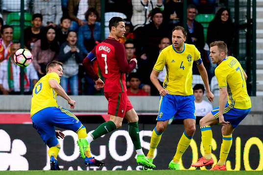 Sveriges Emil Krafth, Andreas Granqvist och Sebastian