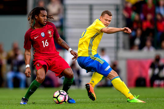 Portugals Renato Sanches och Sveriges Viktor Claesson