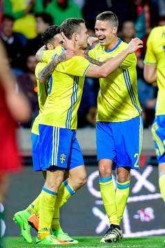 Sveriges Viktor Claesson och Mikael Lustig jublar