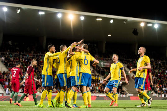 Sveriges spelare jublar