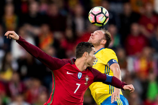 Sveriges Andreas Granqvist och Sveriges Sebastian Larsson