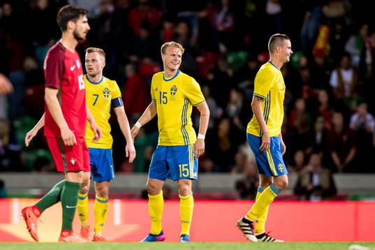 Sveriges Sebastian Larsson, Oscar Hiljemark och Mikael