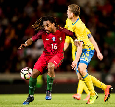 Portugals Renato Sanches och Sveriges Viktor Claesson