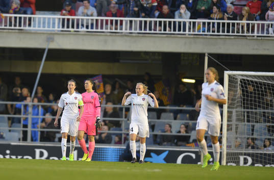 Rosengårds Emma Berglund, målvakt Zecira Musovic, Ebba